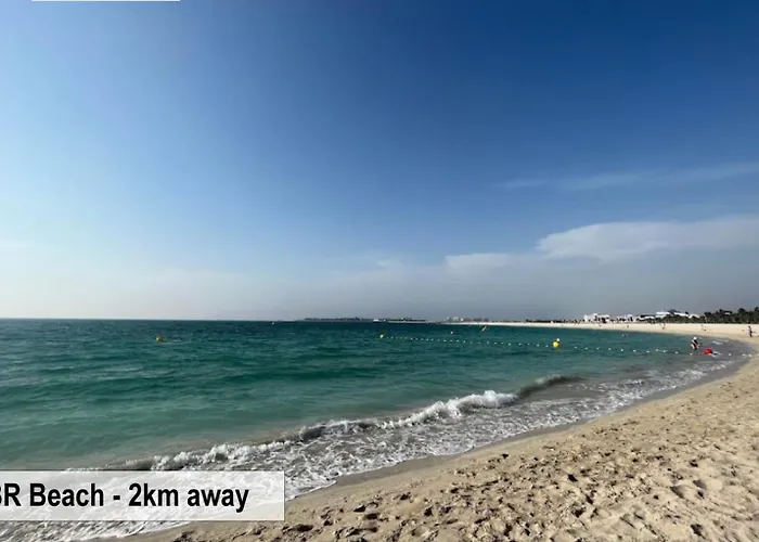 Luxury Escapes - Modern Studio Apt - Metro, Beach & Mall Mins Away