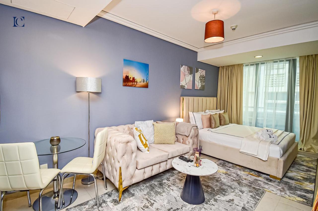Appartement Luxury Escapes - Modern - Metro, & Mall Mins Away